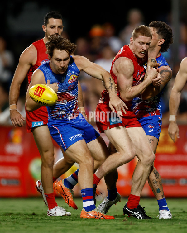 AFL 2025 Round 09 - Gold Coast v Western Bulldogs - A-59389512