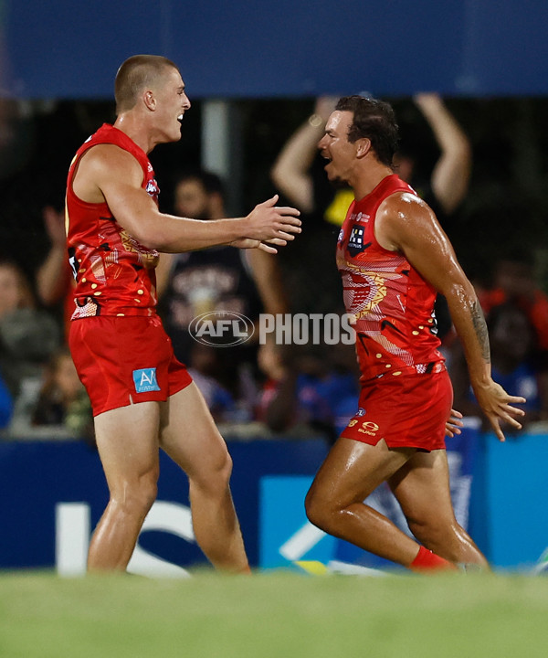 AFL 2025 Round 09 - Gold Coast v Western Bulldogs - A-59391259