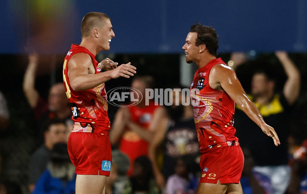 AFL 2025 Round 09 - Gold Coast v Western Bulldogs - A-59391260