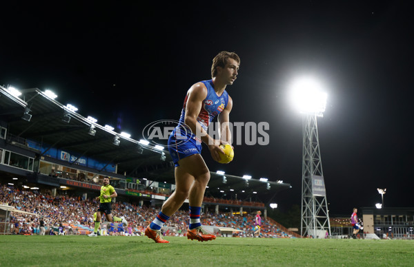 AFL 2025 Round 09 - Gold Coast v Western Bulldogs - A-59391309