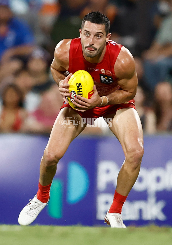AFL 2025 Round 09 - Gold Coast v Western Bulldogs - A-59391326