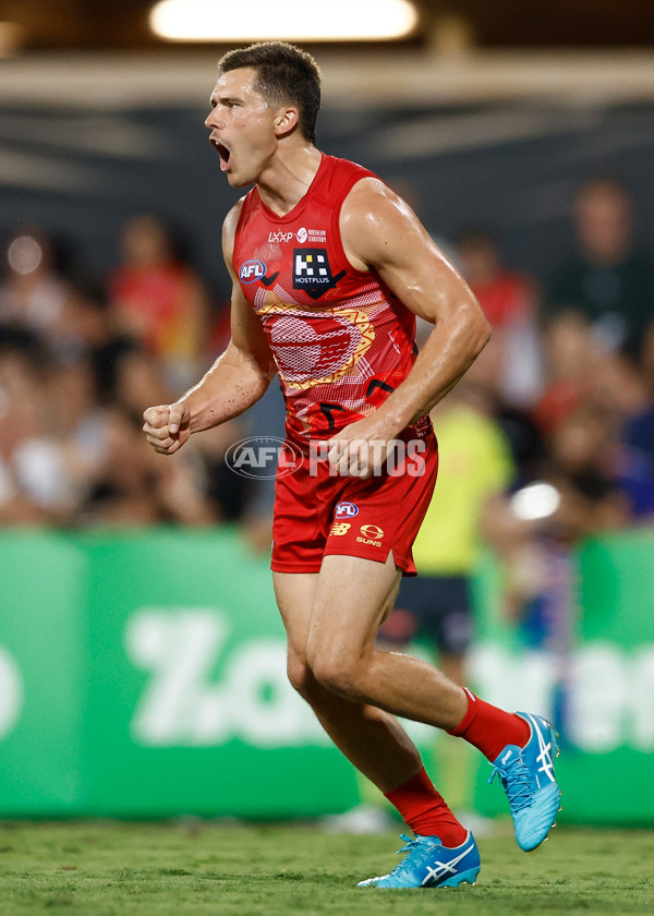 AFL 2025 Round 09 - Gold Coast v Western Bulldogs - A-59391905