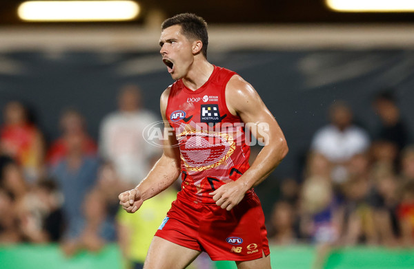 AFL 2025 Round 09 - Gold Coast v Western Bulldogs - A-59391909