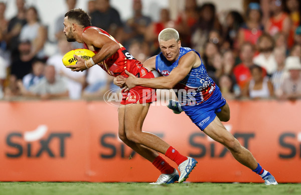 AFL 2025 Round 09 - Gold Coast v Western Bulldogs - A-59391910
