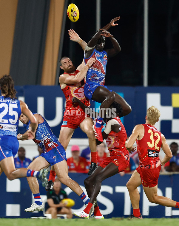 AFL 2025 Round 09 - Gold Coast v Western Bulldogs - A-59394857