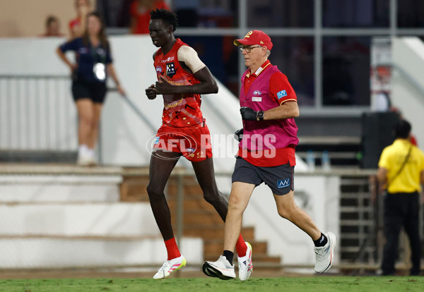 AFL 2025 Round 09 - Gold Coast v Western Bulldogs - A-59394860