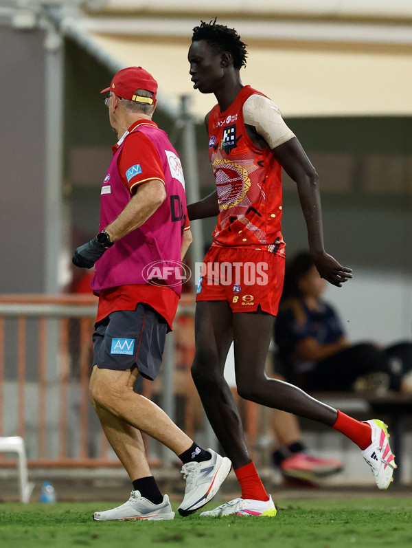 AFL 2025 Round 09 - Gold Coast v Western Bulldogs - A-59394861