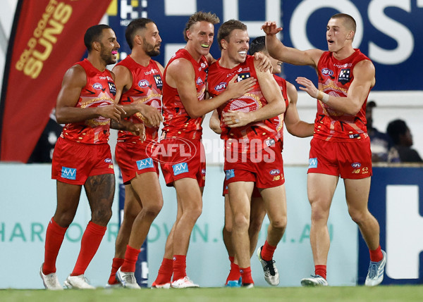 AFL 2025 Round 09 - Gold Coast v Western Bulldogs - A-59396371