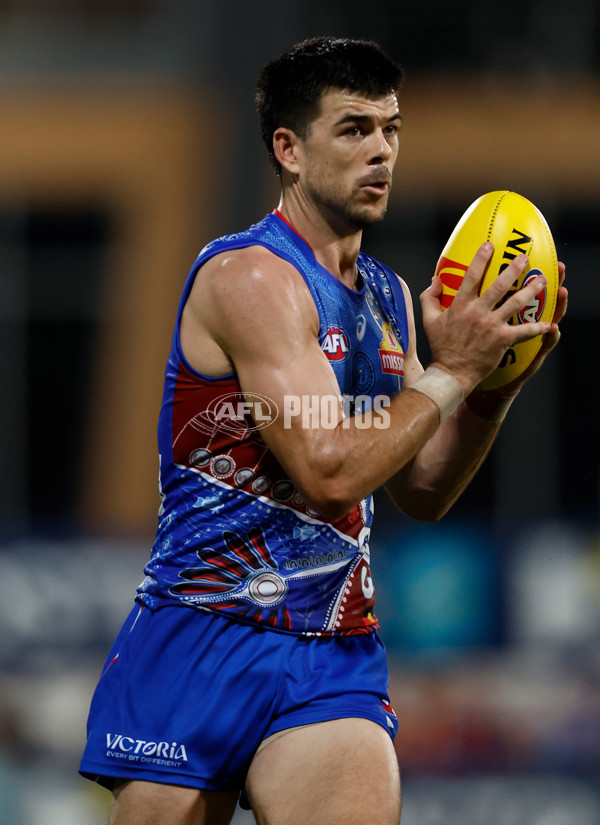 AFL 2025 Round 09 - Gold Coast v Western Bulldogs - A-59397110