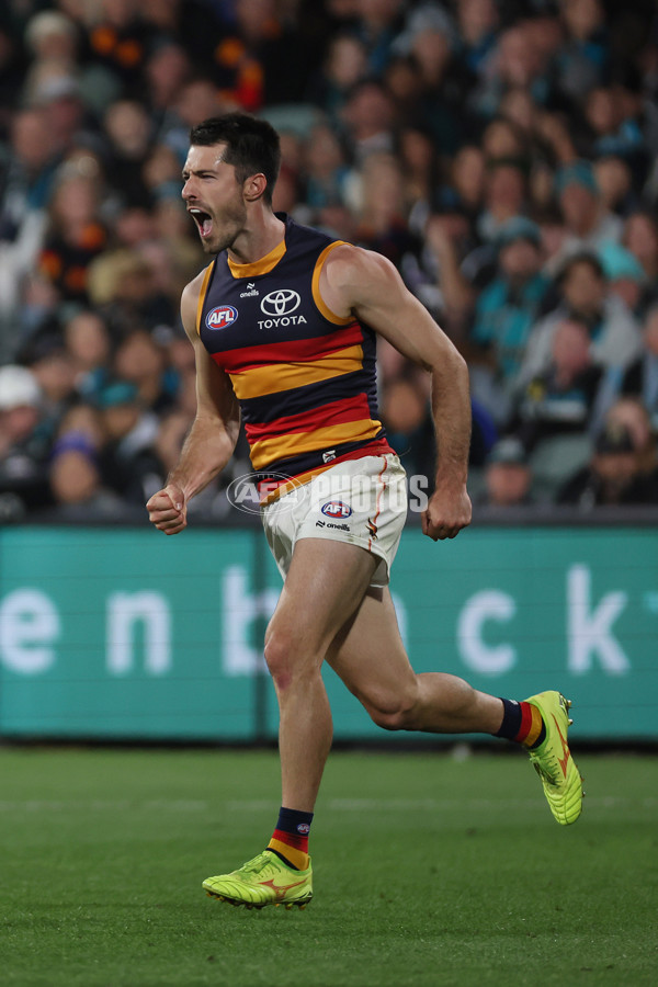 AFL 2025 Round 09 - Port Adelaide v Adelaide - A-59397124