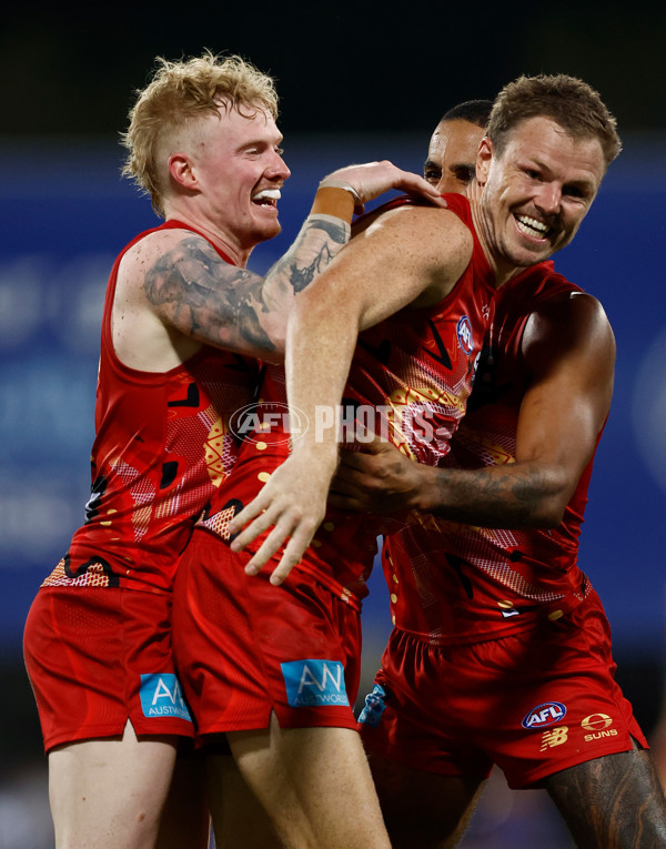 AFL 2025 Round 09 - Gold Coast v Western Bulldogs - A-59398885