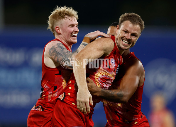 AFL 2025 Round 09 - Gold Coast v Western Bulldogs - A-59398886