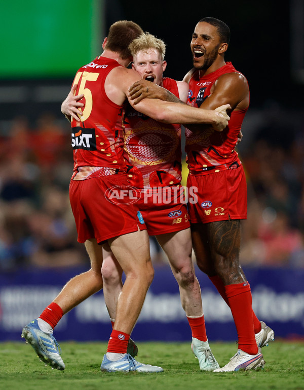 AFL 2025 Round 09 - Gold Coast v Western Bulldogs - A-59401358