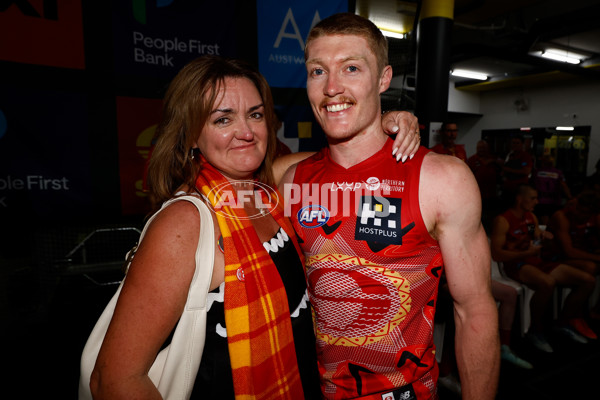 AFL 2025 Round 09 - Gold Coast v Western Bulldogs - A-59401407