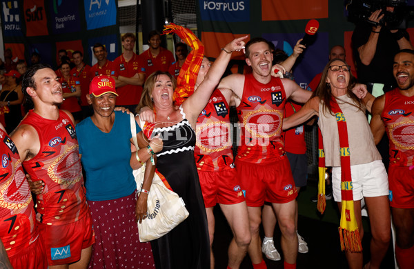 AFL 2025 Round 09 - Gold Coast v Western Bulldogs - A-59401408