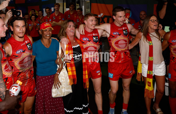 AFL 2025 Round 09 - Gold Coast v Western Bulldogs - A-59401409