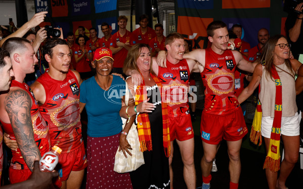 AFL 2025 Round 09 - Gold Coast v Western Bulldogs - A-59401411
