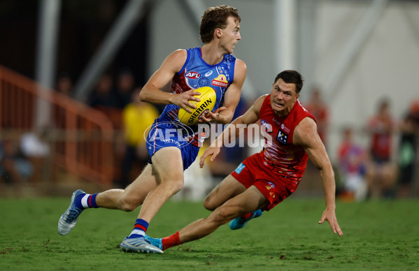 AFL 2025 Round 09 - Gold Coast v Western Bulldogs - A-59403982