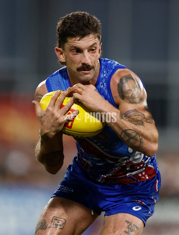 AFL 2025 Round 09 - Gold Coast v Western Bulldogs - A-59403985