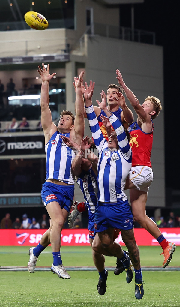AFL 2025 Round 09 - North Melbourne v Brisbane - A-59433073