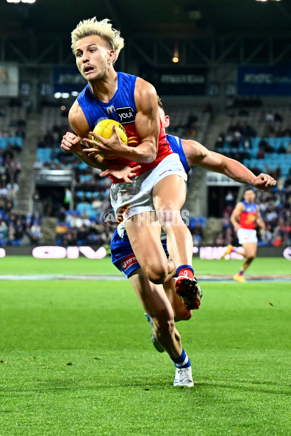AFL 2025 Round 09 - North Melbourne v Brisbane - A-59433119