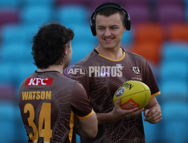 AFL 2025 Round 10 - Gold Coast v Hawthorn - A-59467594