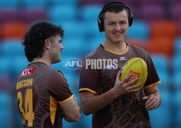 AFL 2025 Round 10 - Gold Coast v Hawthorn - A-59467598