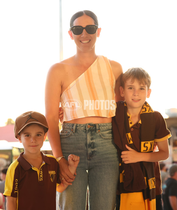 AFL 2025 Round 10 - Gold Coast v Hawthorn - A-59467606