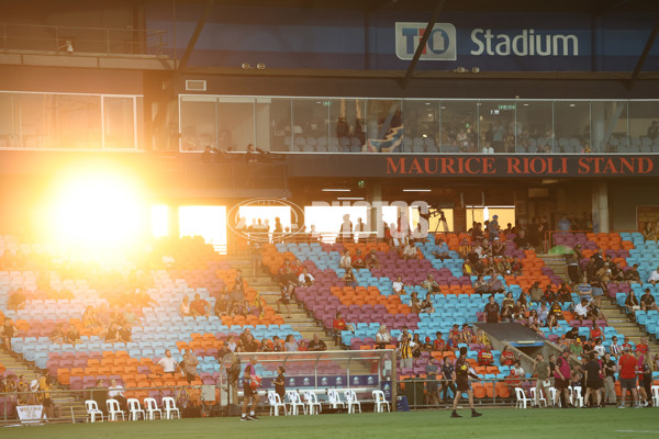 AFL 2025 Round 10 - Gold Coast v Hawthorn - A-59467607