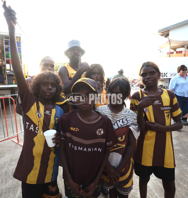 AFL 2025 Round 10 - Gold Coast v Hawthorn - A-59467609