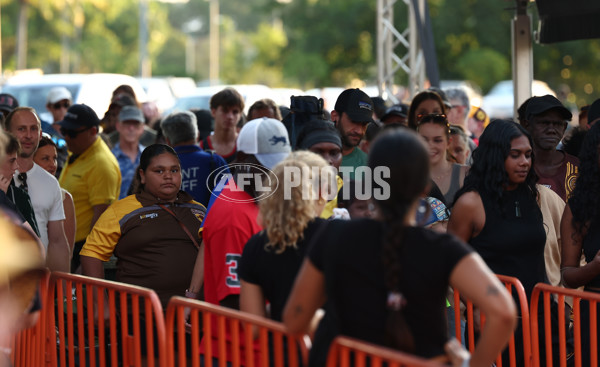 AFL 2025 Round 10 - Gold Coast v Hawthorn - A-59467610