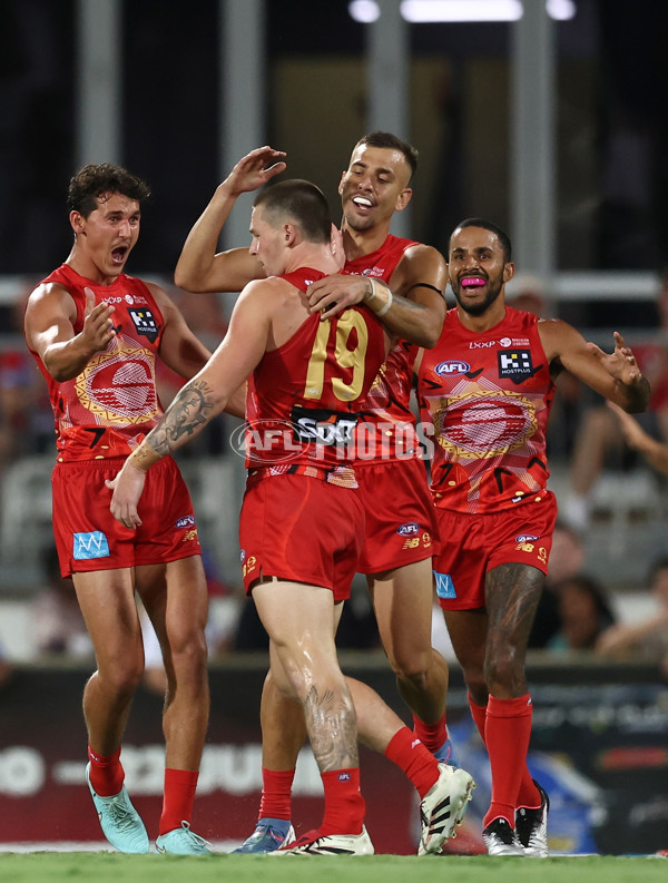 AFL 2025 Round 10 - Gold Coast v Hawthorn - A-59467671
