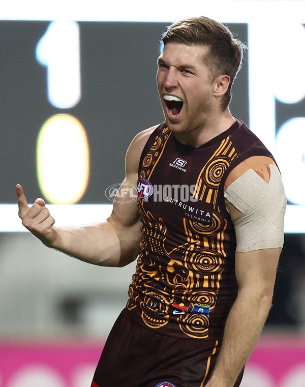 AFL 2025 Round 10 - Gold Coast v Hawthorn - A-59468152