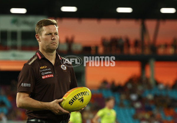 AFL 2025 Round 10 - Gold Coast v Hawthorn - A-59468171