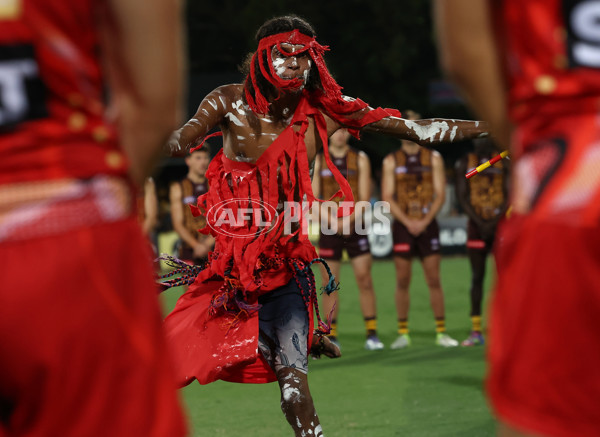 AFL 2025 Round 10 - Gold Coast v Hawthorn - A-59468172