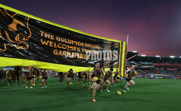 AFL 2025 Round 10 - Gold Coast v Hawthorn - A-59468176