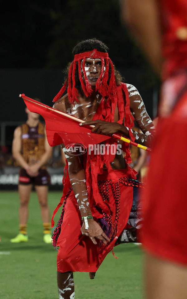 AFL 2025 Round 10 - Gold Coast v Hawthorn - A-59468177