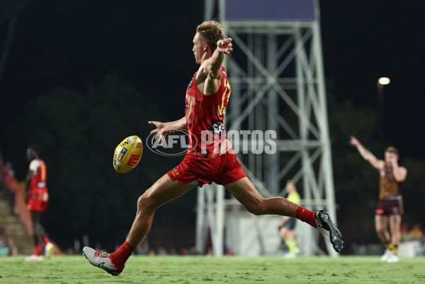 AFL 2025 Round 10 - Gold Coast v Hawthorn - A-59470031