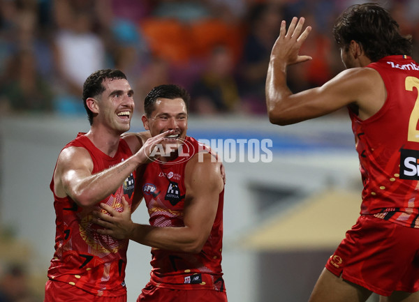 AFL 2025 Round 10 - Gold Coast v Hawthorn - A-59470032