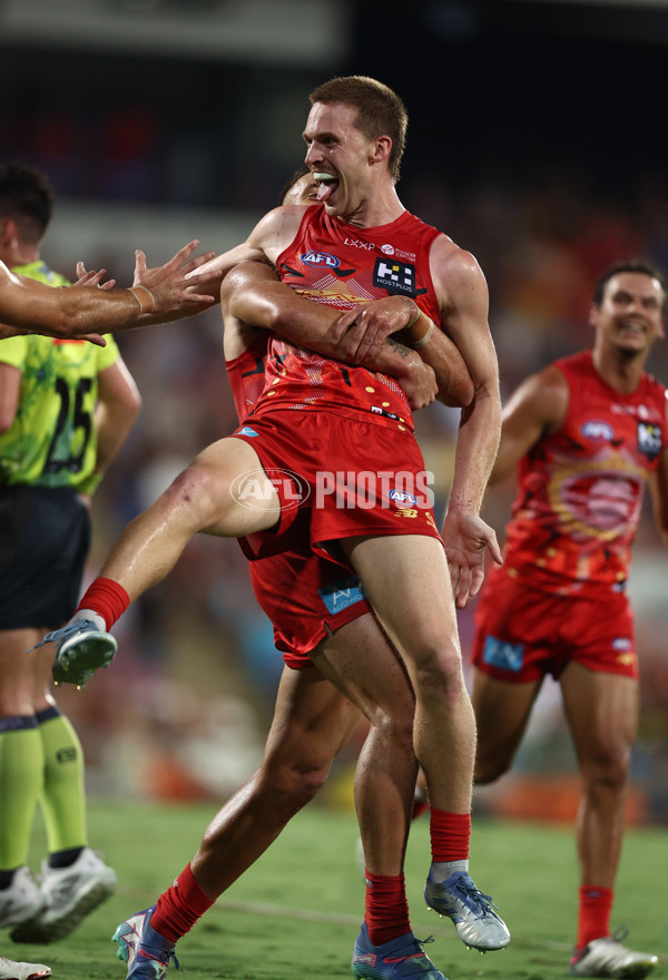 AFL 2025 Round 10 - Gold Coast v Hawthorn - A-59470043