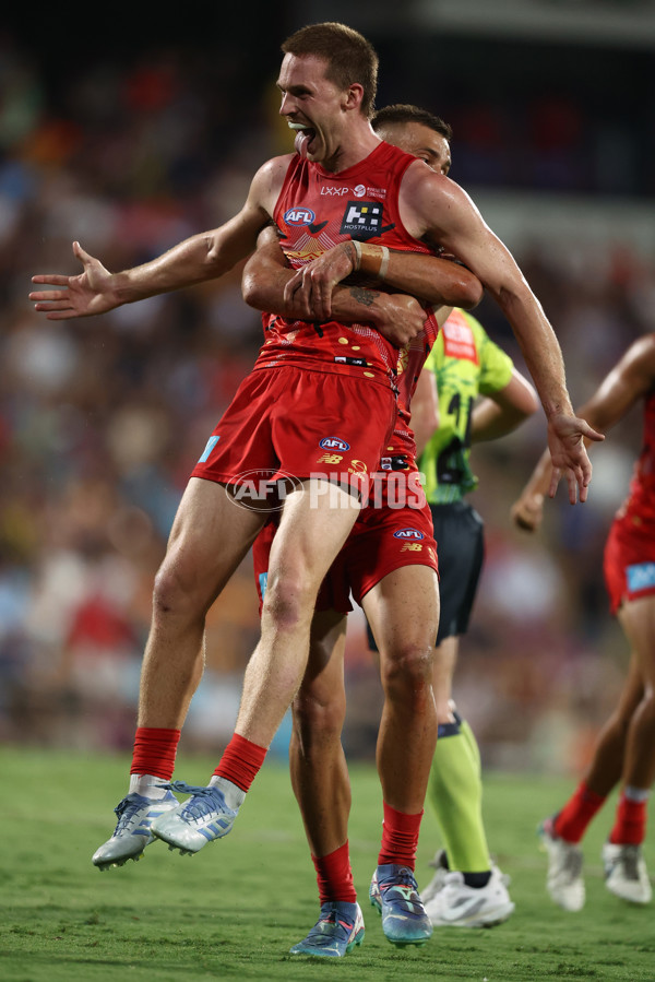 AFL 2025 Round 10 - Gold Coast v Hawthorn - A-59470044