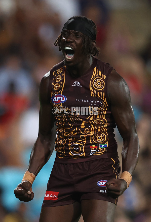 AFL 2025 Round 10 - Gold Coast v Hawthorn - A-59470058