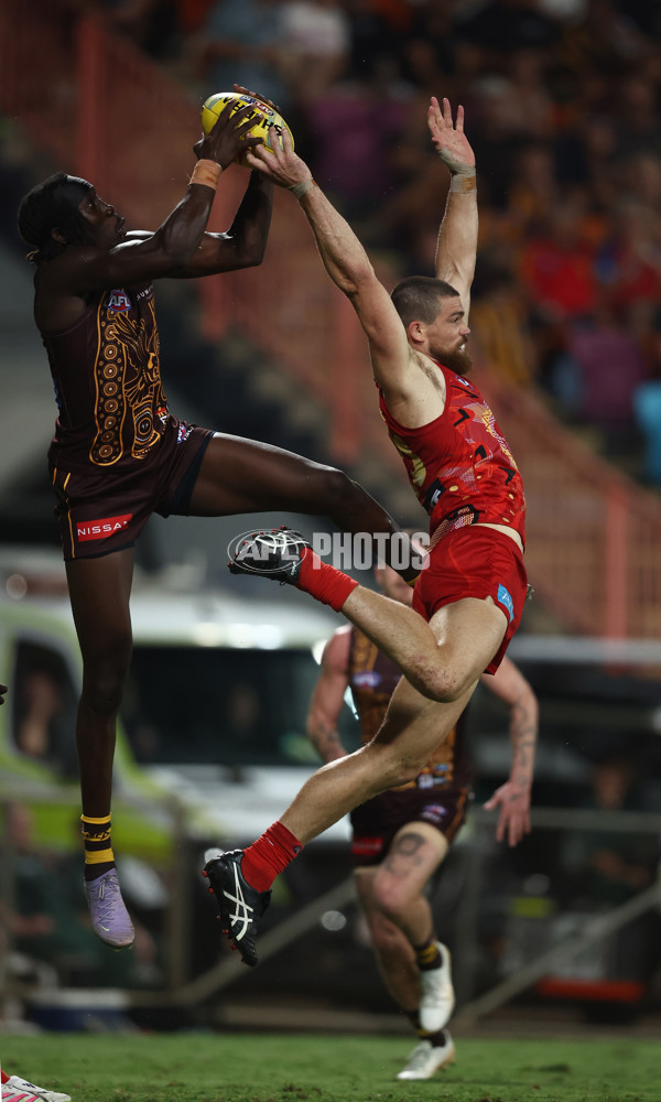 AFL 2025 Round 10 - Gold Coast v Hawthorn - A-59470061