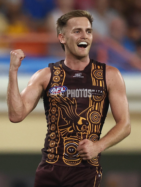 AFL 2025 Round 10 - Gold Coast v Hawthorn - A-59470083