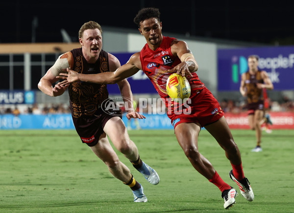 AFL 2025 Round 10 - Gold Coast v Hawthorn - A-59470534