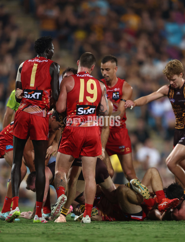 AFL 2025 Round 10 - Gold Coast v Hawthorn - A-59470553