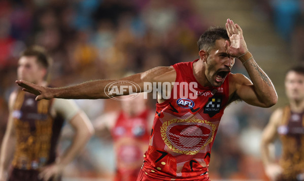 AFL 2025 Round 10 - Gold Coast v Hawthorn - A-59470600