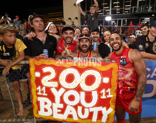 AFL 2025 Round 10 - Gold Coast v Hawthorn - A-59472341