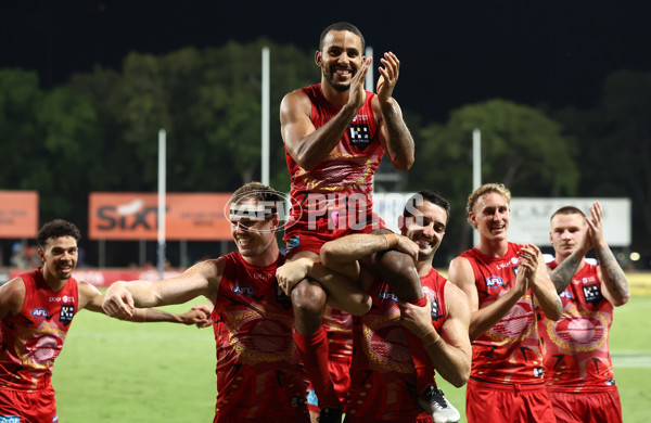 AFL 2025 Round 10 - Gold Coast v Hawthorn - A-59472345