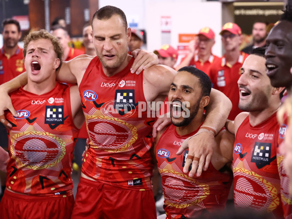 AFL 2025 Round 10 - Gold Coast v Hawthorn - A-59472346
